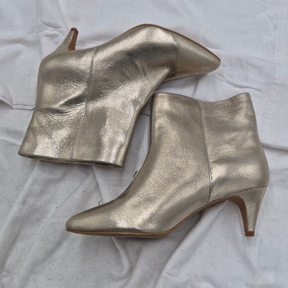 NEW Dolce Vita Dee pointed-toe bootie platinum distressed leather women size 7.5 - Picture 1 of 6